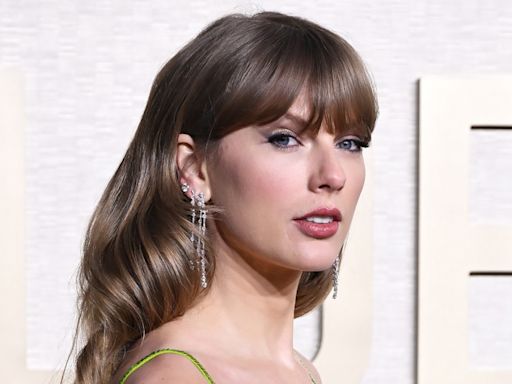 Taylor Swift likes Instagram post with ranking of her exes — and Travis Kelce