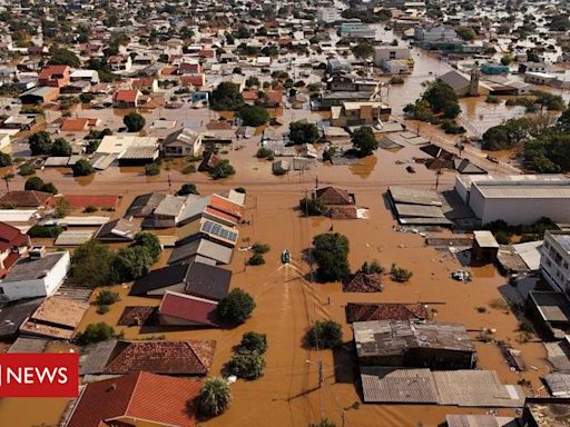 Inundações no Rio Grande do Sul: 'Cidades inteiras terão que mudar de lugar', diz pesquisador