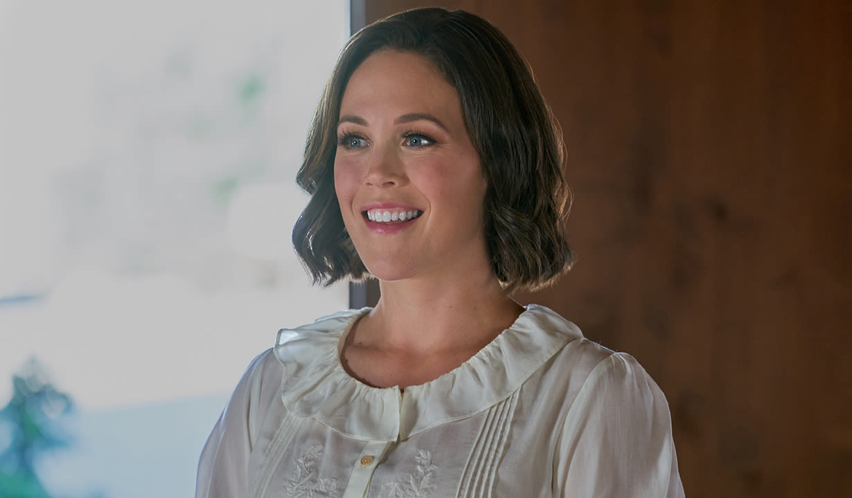 Erin Krakow’s Boyfriend Is Her When Calls the Heart Co-Star: See Who She’s Dating in Real Life