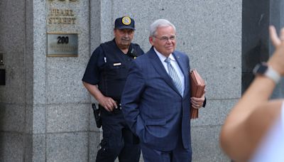 Why Menendez’s Meals With Egyptian Officials Worry Security Experts