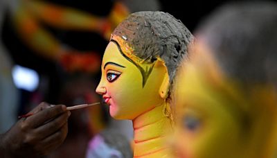 Mumbai Gears Up For Navratri, Artisans Give Final Touches To Idols Of Goddess Durga | VIDEO - News18