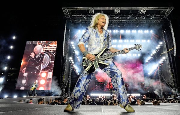 Def Leppard, Journey take over Comerica Park for 35,000 as stadium tour hits Detroit