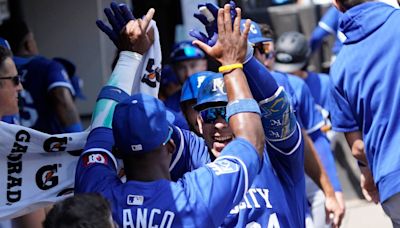 KC Royals finish sweep of White Sox and keep pace with Twins in playoff race