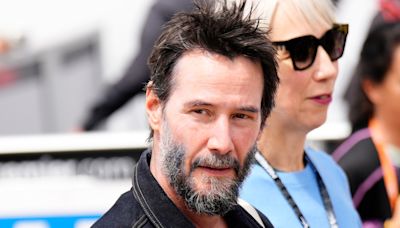 Keanu Reeves aparca Hollywood y debuta como piloto de carreras profesional con accidente incluido