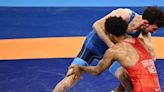 Román Bravo queda fuera en octavos de final de Lucha en París