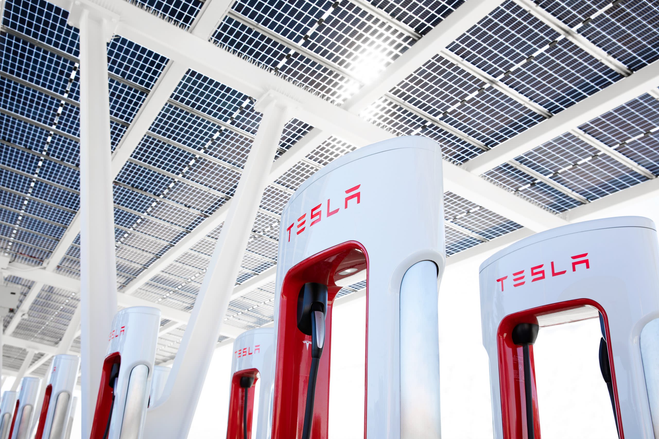 Elon Musk explains reasoning behind Tesla Supercharger team disband