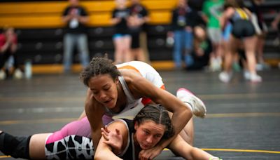 8 wrestlers who stood out at the Iowa Girls Freestyle State Championships