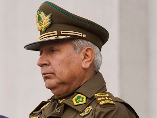 ¿Yañez recibe una nueva bocanada de oxígeno? Cómo la crisis de seguridad podría alargar “la vida” del general director en Carabineros - La Tercera