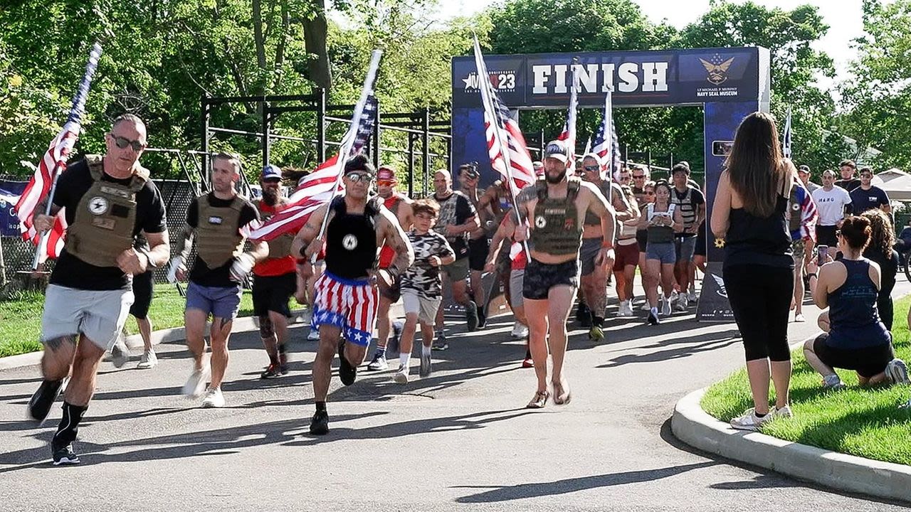 Navy SEAL museum honors Patchogue's Lt. Michael Murphy with annual fitness test