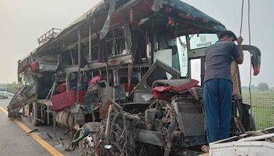 Tragic bus collision in Unnao claims 18 lives - News Today | First with the news