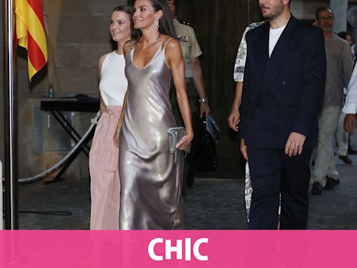 La reina Letizia, deslumbrante en la clausura del Atlàntida Film Festival de Mallorca