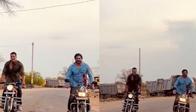 Akshay Kumar, Arshad Warsi Go On A Bike Ride As They Wrap Jolly LLB 3 Rajasthan Schedule, Share Fun Video - News18