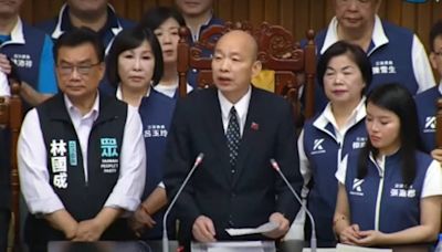 藍營三層人牆力保韓國瑜上台開議 初生之犢搶曝光超顯眼