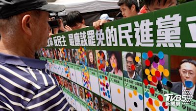 這3人最慘！藍鷹票選「最想罷免的綠委」 貼紙滿出投票格