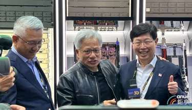 〈COMPUTEX〉劉揚偉攜手黃仁勳宣布 鴻海將在高雄建GB200先進算力中心