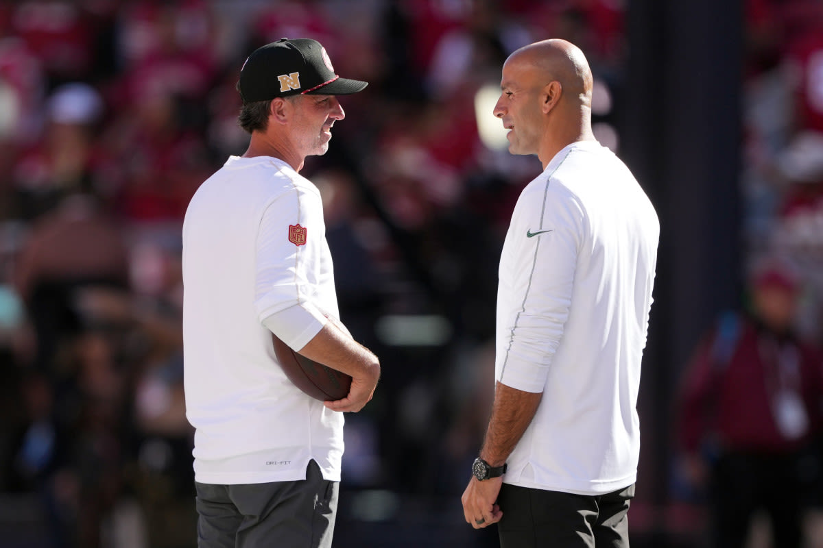 Kyle Shanahan, Robert Saleh's Pregame Handshake at 49ers-Jets Is Going Viral