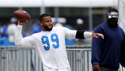 Look: Aaron Donald, Andrew Whitworth visiting Rams-Cowboys practice