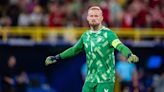 Schmeichel replaces Hart at Celtic