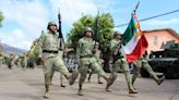 Desfila Ejército y Guardia Nacional en Aguililla, Michoacán, tierra de “El Mencho”