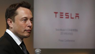 Tesla｜馬斯克籲巴菲特投資特斯拉 股神拍檔曾評價其「過度自信」 | am730