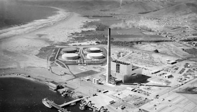 What did Morro Bay Power Plant look like when first built? Surprise: There was only 1 stack