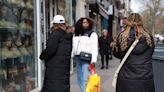 Francia busca prohibir por ley la “discriminación capilar”, el rechazo a las personas por su estilo de cabello