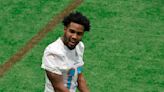 Dolphins’ Jaylen Waddle still in concussion protocol, questionable vs. Broncos; McDaniel optimistic about Armstead, Phillips