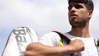 Alcaraz inaugura Wimbledon como vigente campeón y avanzaría por el lado de Sinner