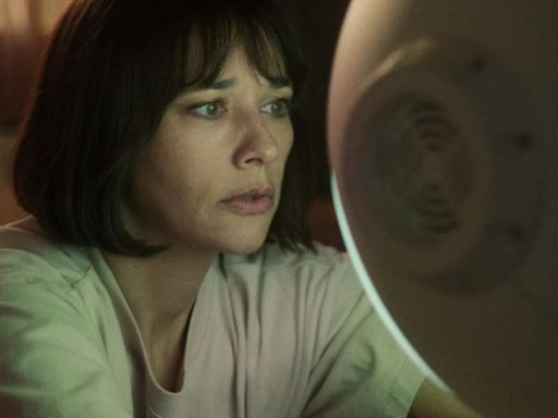 ‘Sunny’ Review: Rashida Jones Stumbles Through Apple’s Overstuffed Sci-fi Dramedy