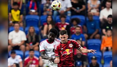 Red Bulls extend unbeaten run at home to 12 games with 3-0 win over Toronto FC