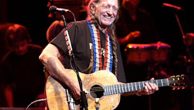 Timeless Tickets: Willie Nelson received then record pay for performance in Quad-Cities at fair in '83