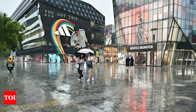 Beijing shuts train lines as rain arrives in China's north - Times of India