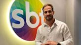 SBT anuncia Daniel Adjuto como novo âncora de telejornal - OFuxico