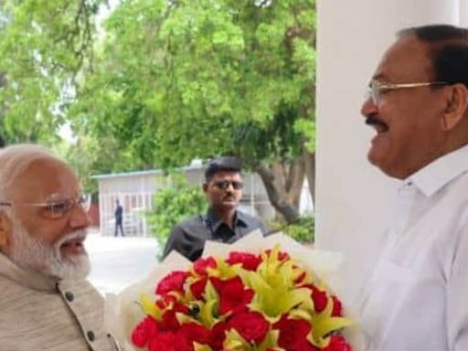 PM Modi Extends Wishes To Venkaiah Naidu On His 75th Birthday, Pens Thoughts On His Life - News18