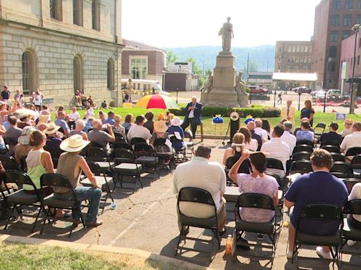 Governor Jim Justice visits Wheeling to unveil unique statue on West Virginia Day