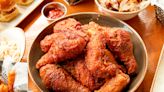 紐約最美味炸雞「本村炸雞」登台！韓式烤肉祭出「新菜＋歐巴燒啤秀」美味又養眼