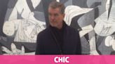 Pierce Brosnan genera polémica por su fotografía frente al 'Guernica'