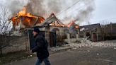 El relato de la implacable ucraniana que se quedó en la zona más peligrosa de Kherson: su casa fue atacada cuatro veces y quedan 18 personas de todo el barrio
