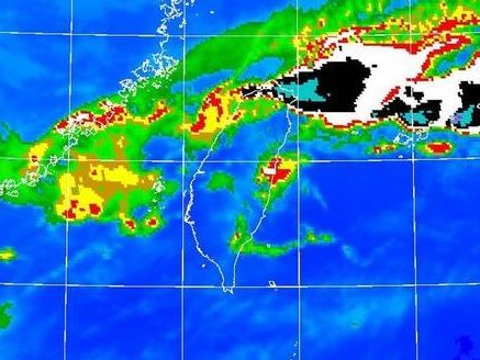 豪雨襲雙北！鄭明典曬超黑煙囪雲圖 氣象署一圖曝成因 | 生活 | Newtalk新聞