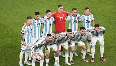 "Ganar una copa con Leo, es lo que imagino": selección de Argentina canta nuevo tema antes de la Copa América 2024 - El Diario NY