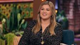 Kelly Clarkson Fans Are Taken Aback By Her Latest Performance