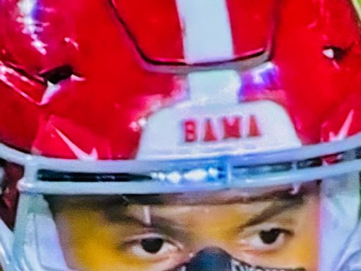 Everyone Couldn’t Stop Talking About The Cold-Blooded 2-Word Message On The Eyeblack Of Alabama’s 17-Year-Old...