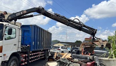 凱米颱風後清出數百噸大型家具 雲縣調度單軸破碎機助去化
