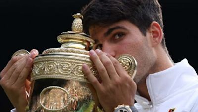 Alcaraz derruba Djokovic e é bicampeão de Wimbledon