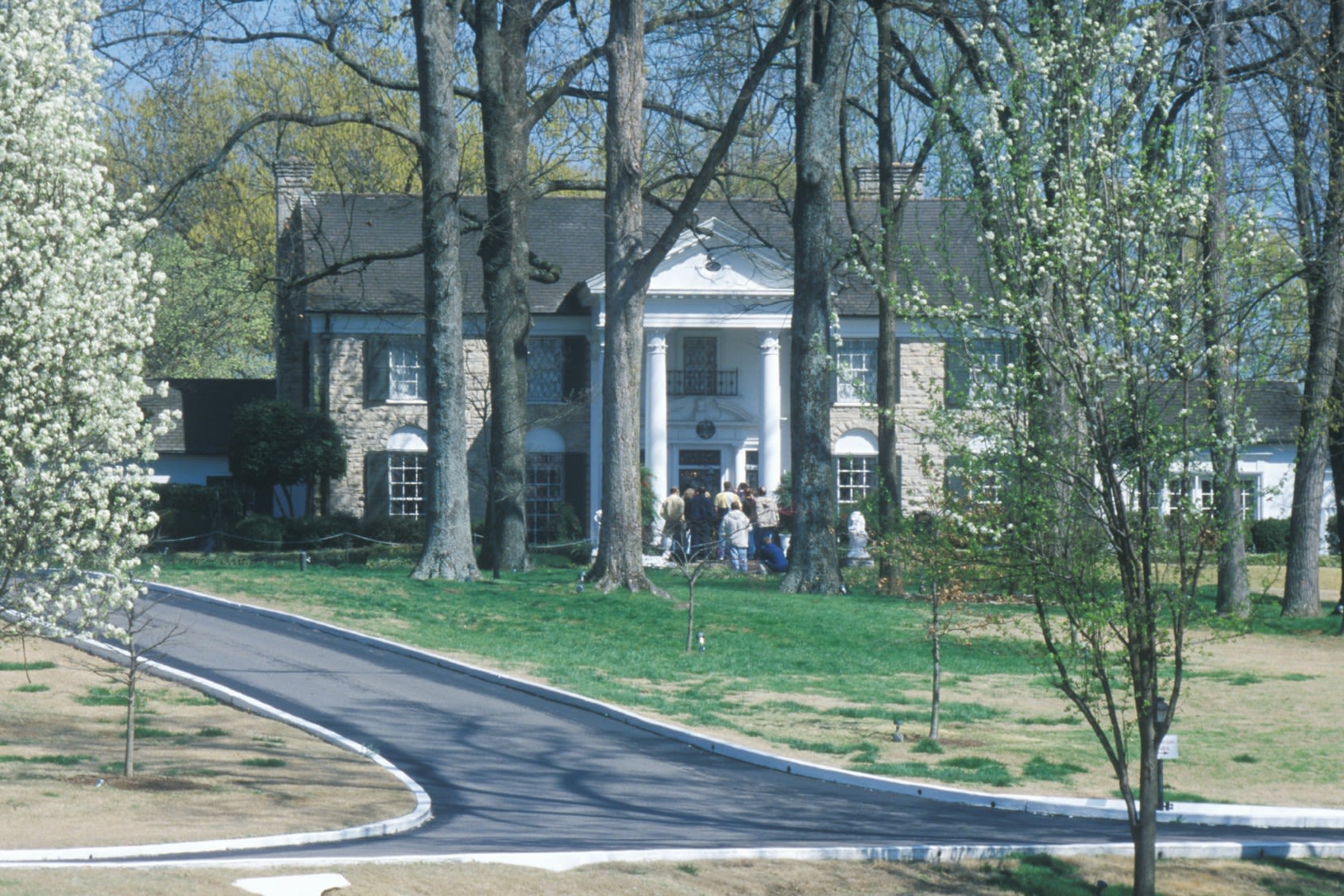 Tennessee investigators turn Graceland fraud case over to the feds