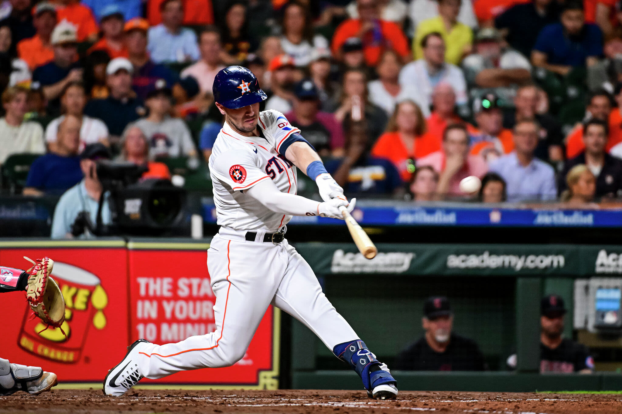 Alex Bregman's 1st homer sparks Astros' offensive explosion