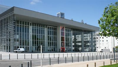 Gaëtan Roussel et Pierre de Maere en concert sur la scène du Quai à Angers