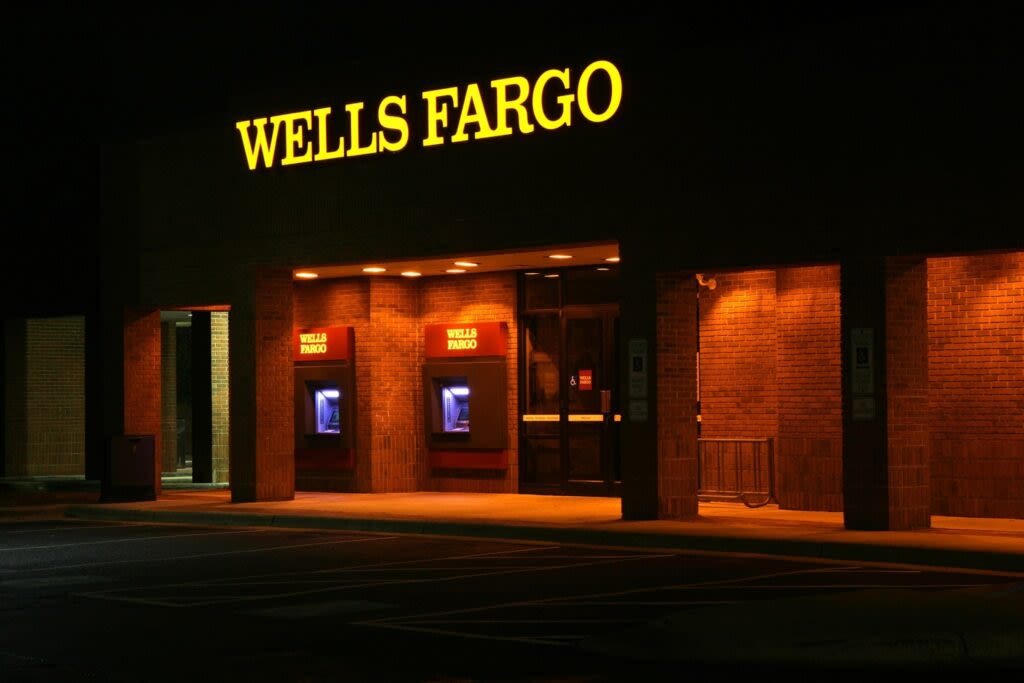 Wells Fargo Unveils New Business Credit Card With Cash Rewards: Details What's Going On With Wells Fargo Shares...