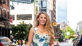 Blake Lively presenta su propia línea de cuidado del cabello con productos de $20