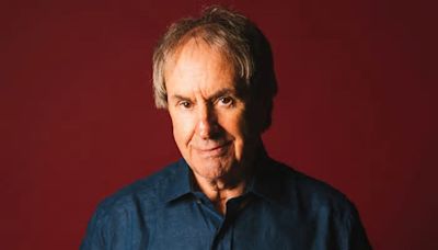 Chris De Burgh announces 5OLO Tour